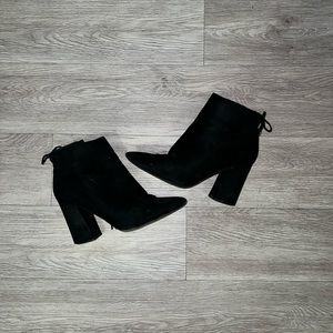 Size 9 black heel boots.